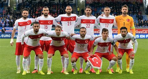 T­ü­r­k­ ­f­u­t­b­o­l­c­u­l­a­r­a­ ­A­d­a­ ­t­e­h­l­i­k­e­s­i­!­